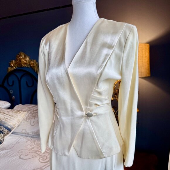 80s Vintage Cream Satin Skirt Suit - Picture 4 of 16